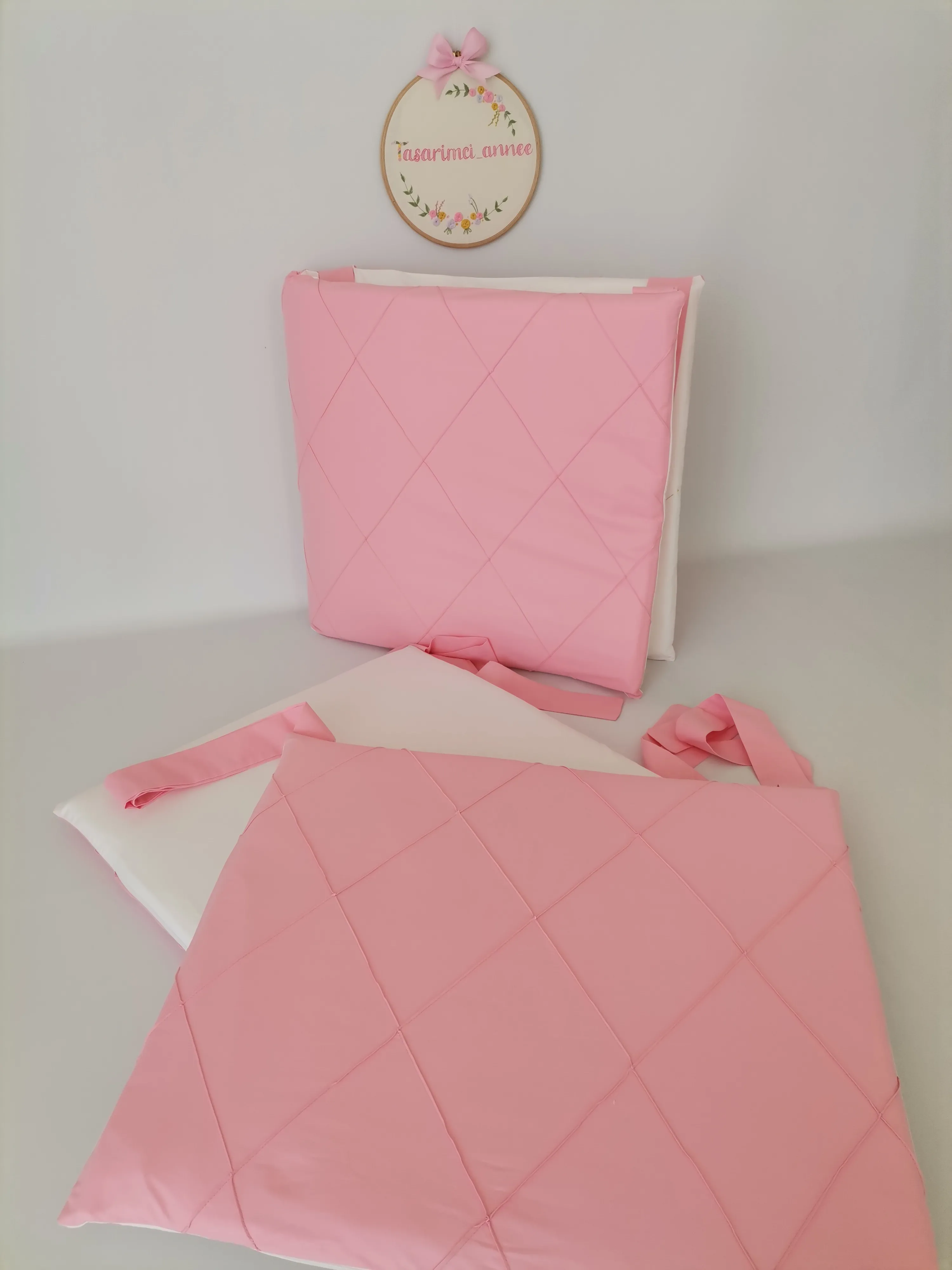 BEŞİK KORUMALIĞI NERVÜRLÜ V31 ŞEKER PEMBE - BEYAZ POPLİN