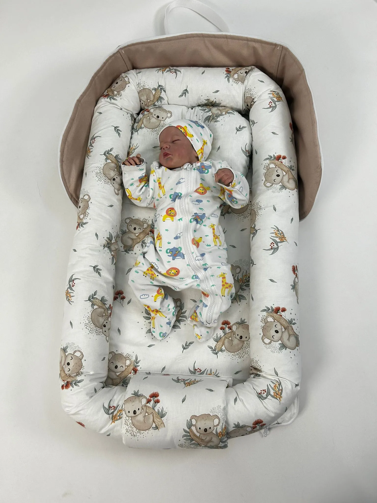 Çantalı babynest bej panama keten  - koala desenli poplin