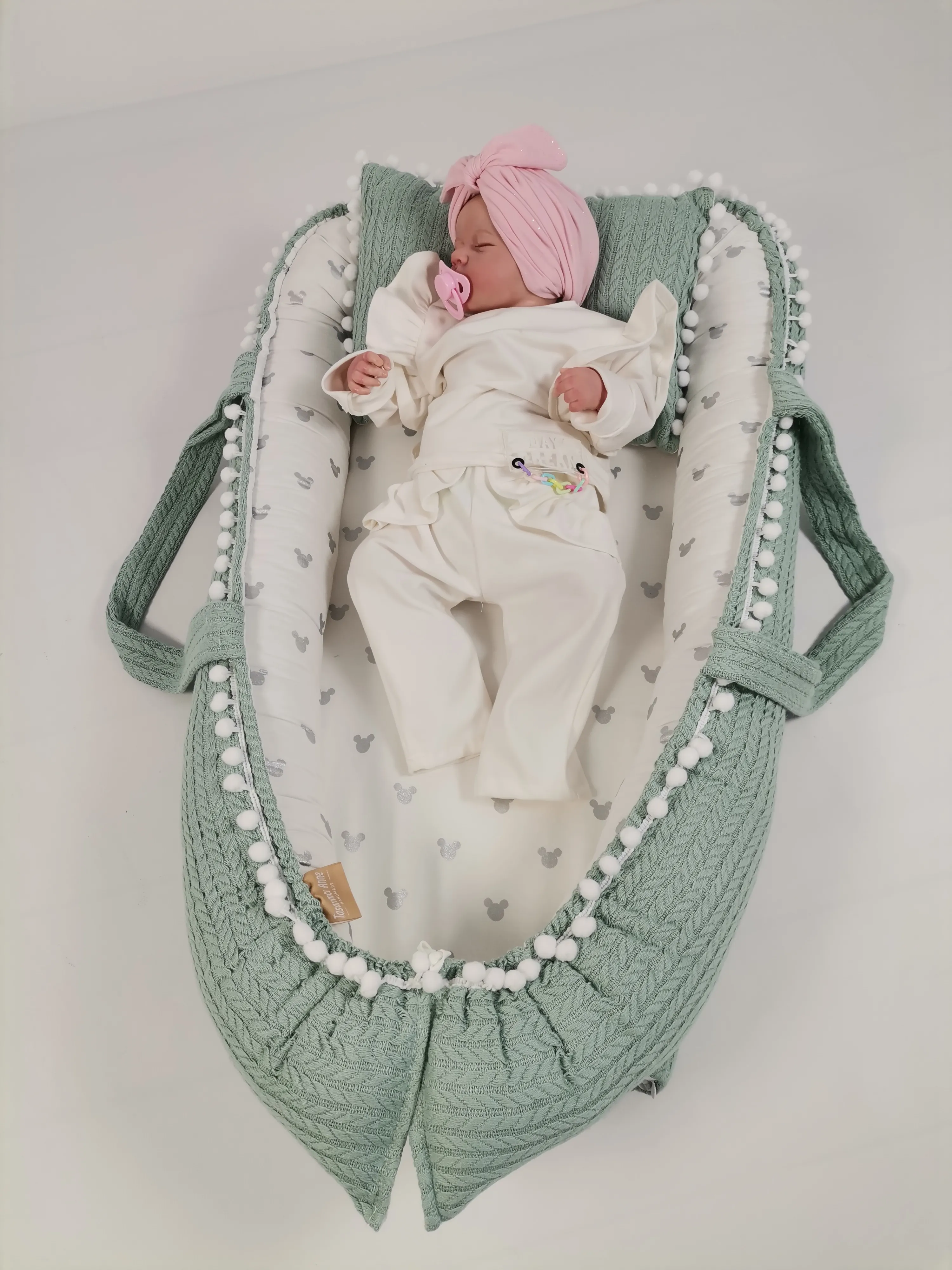 Babynest yeşil örgü pike - gümüş mickeyli poplin