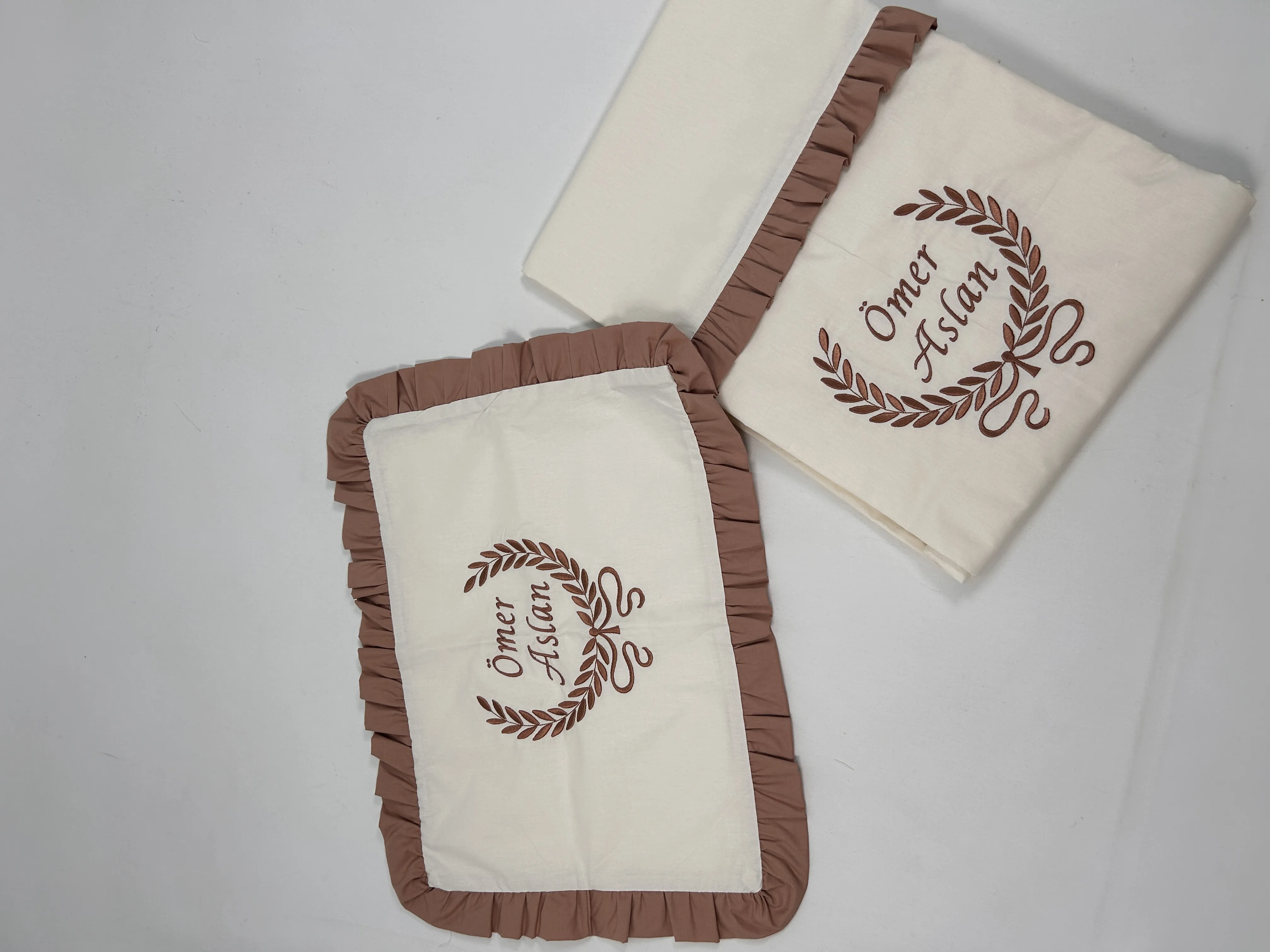 Nevresim takımı kahverengi fırfırlı poplin - krem poplin 2