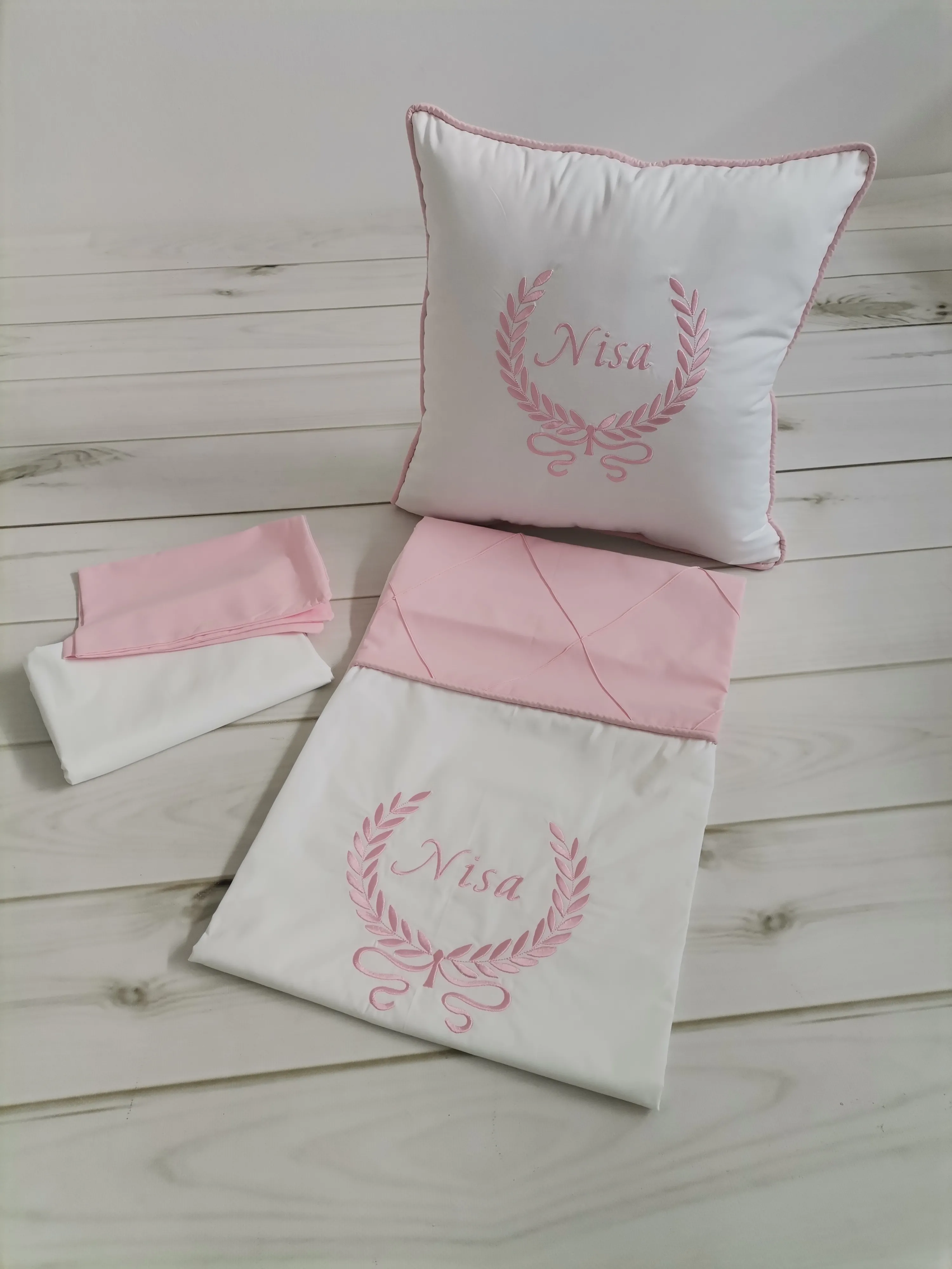 Nevresim takımı nakış işlemeli nervürlü v29 pembe - beyaz poplin