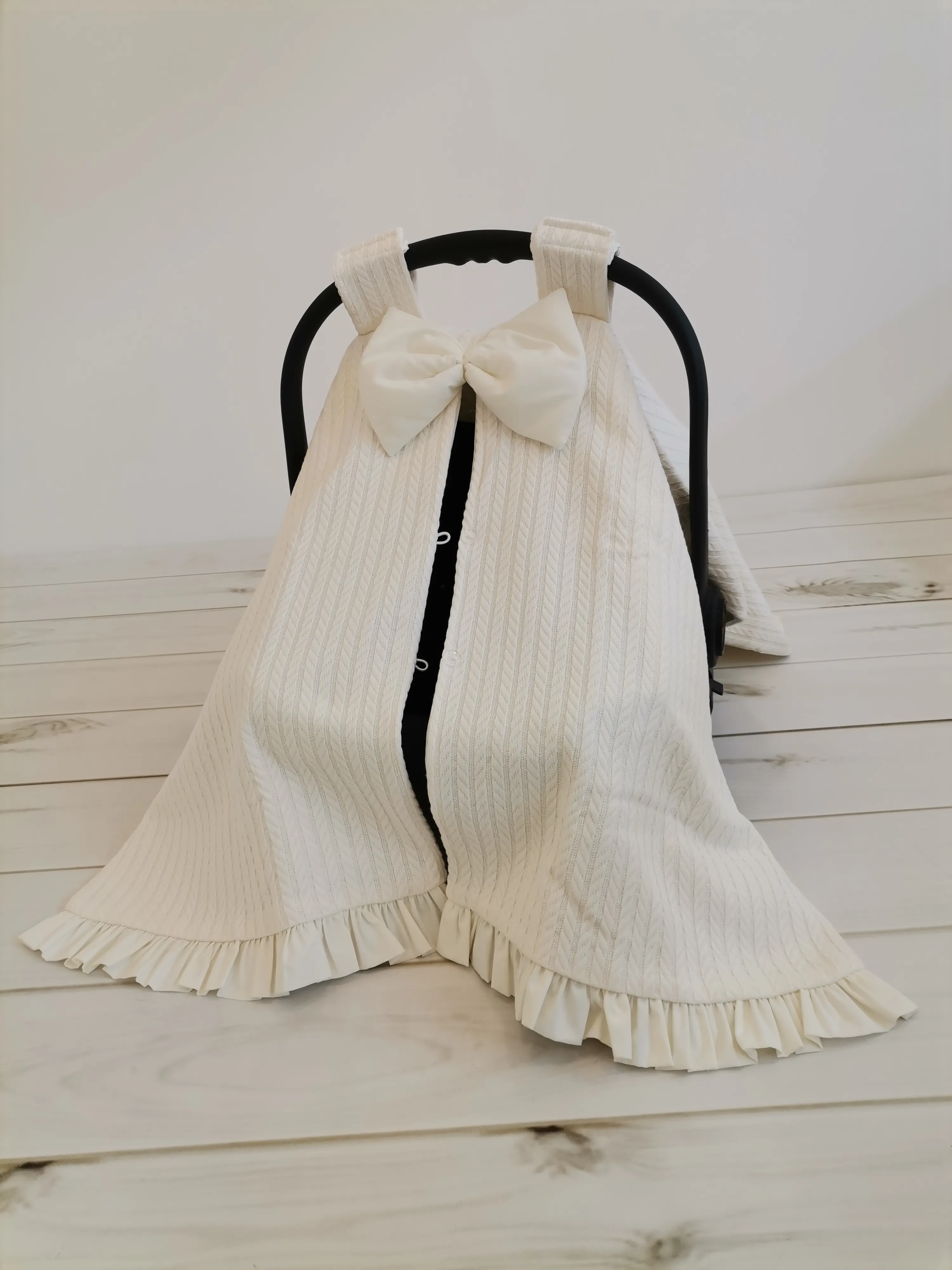 Puset örtüsü fırfırlı krem örgü pike - v3 krem poplin