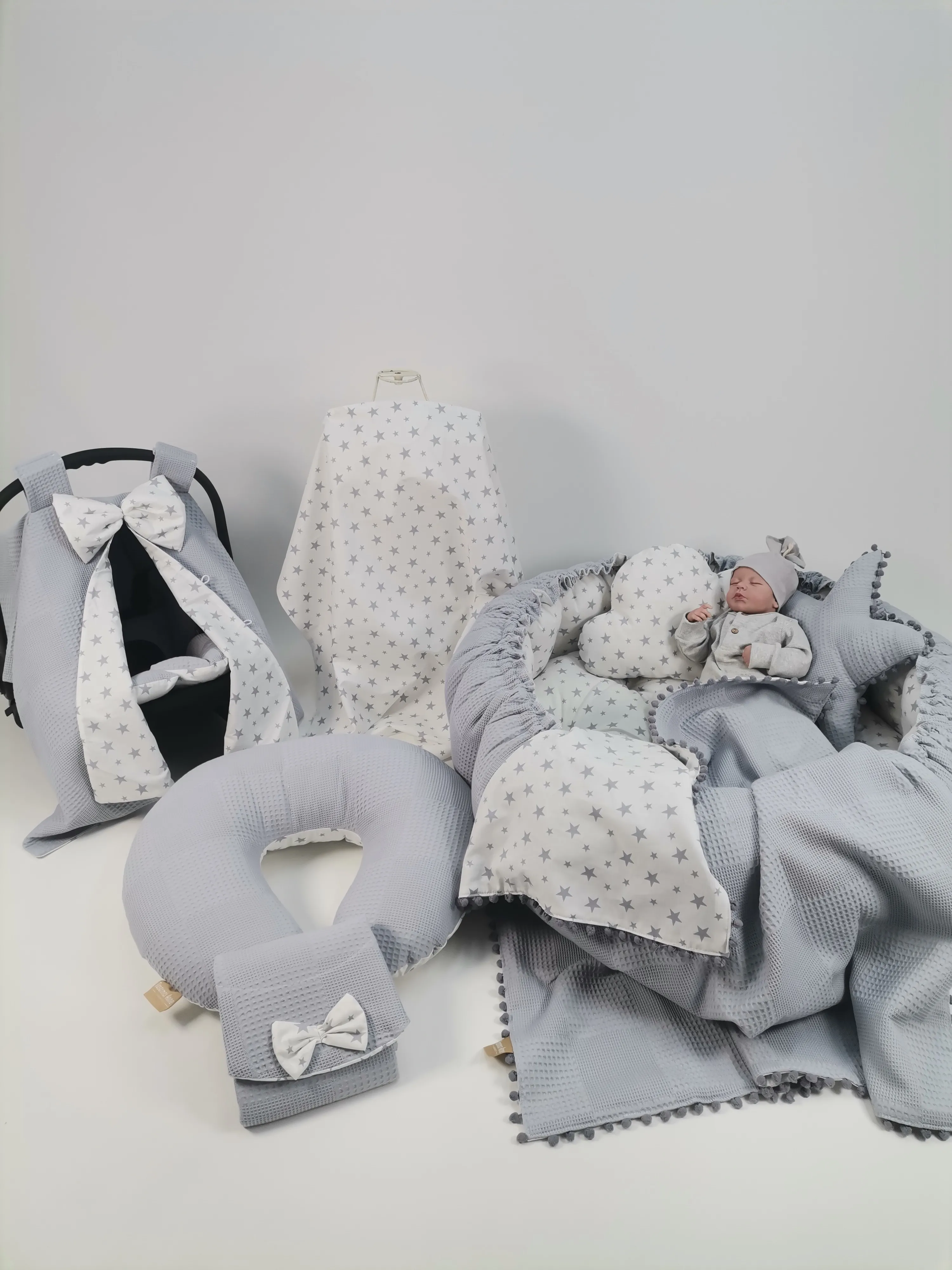 Yuvarlak babynest 9'lu set gri waffle pike - gri yıldızlı poplin