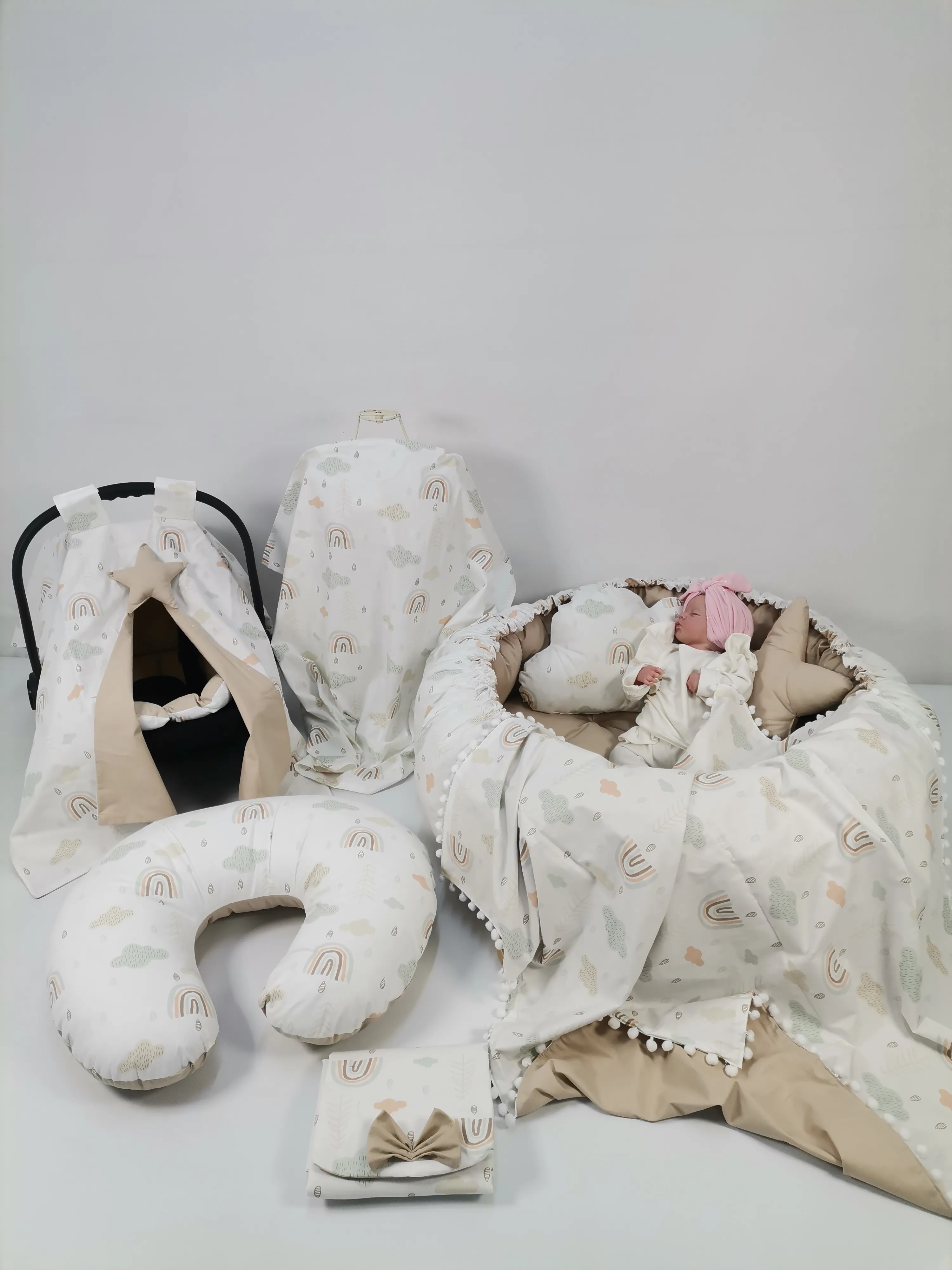 Yuvarlak babynest 9'lu set gökkuşaklı - bej poplin