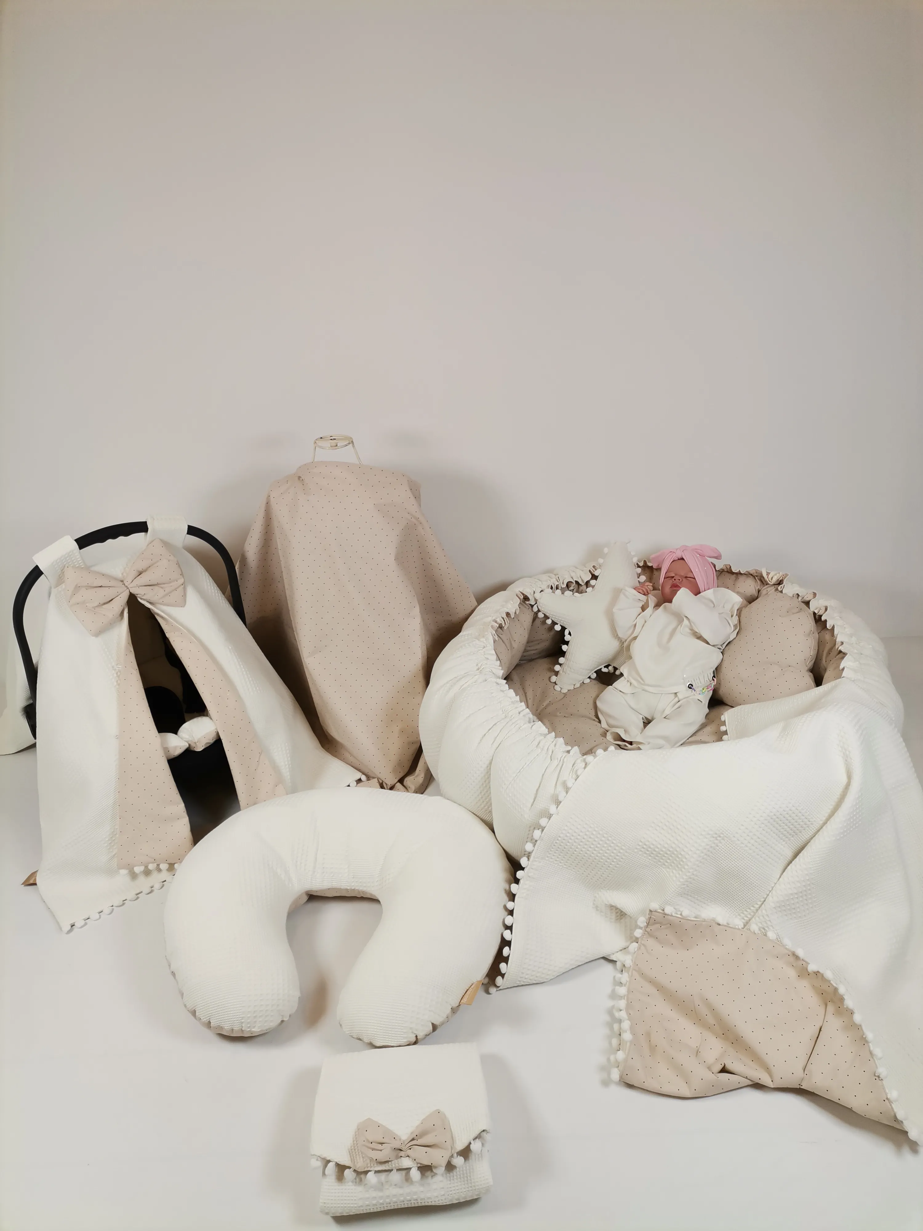 Yuvarlak babynest 9'lu set krem waffle pike - bej zemin üstü kahve rengi puantiyeli
