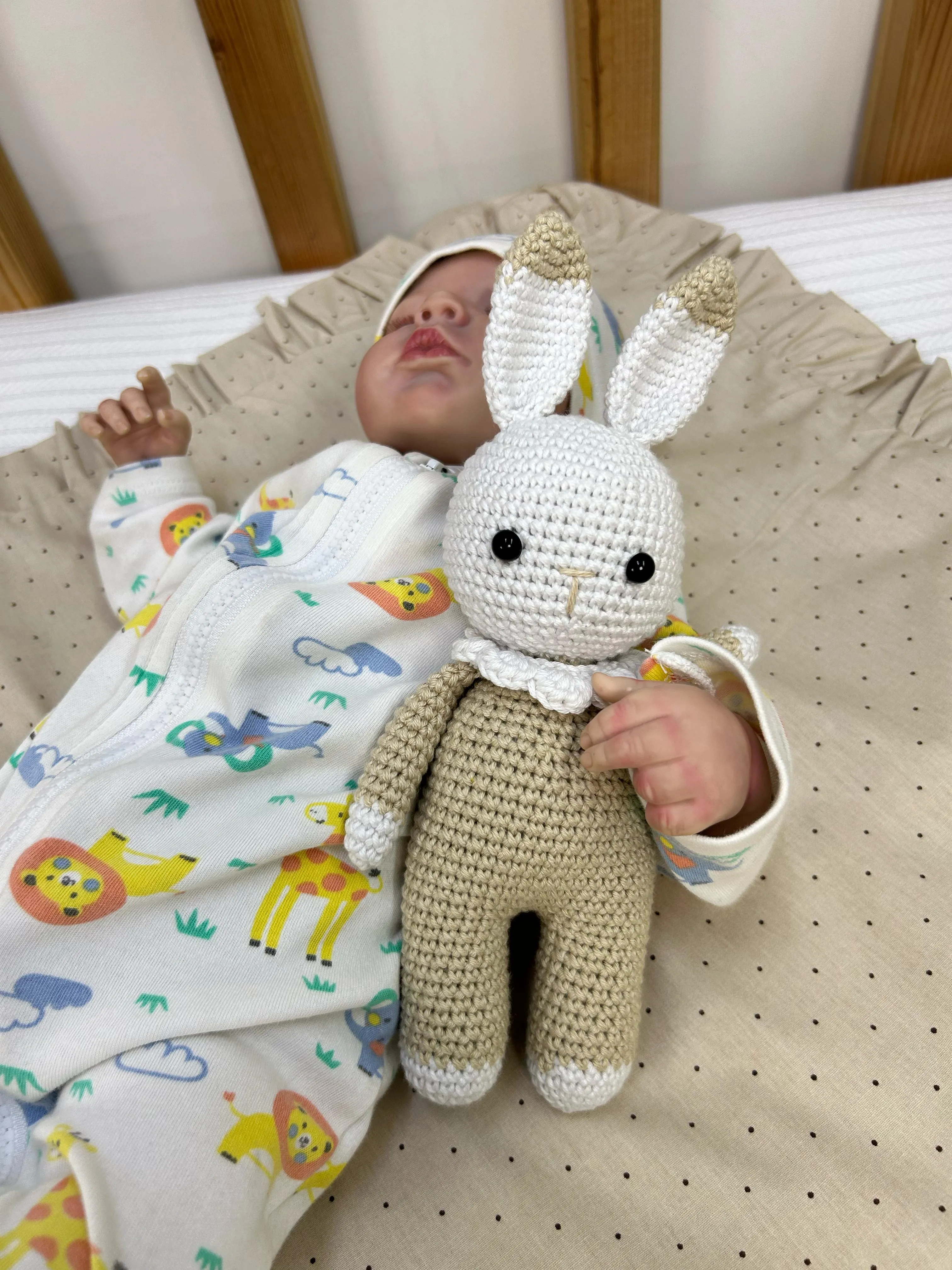 Amigurumi bej tavşancık oyuncak