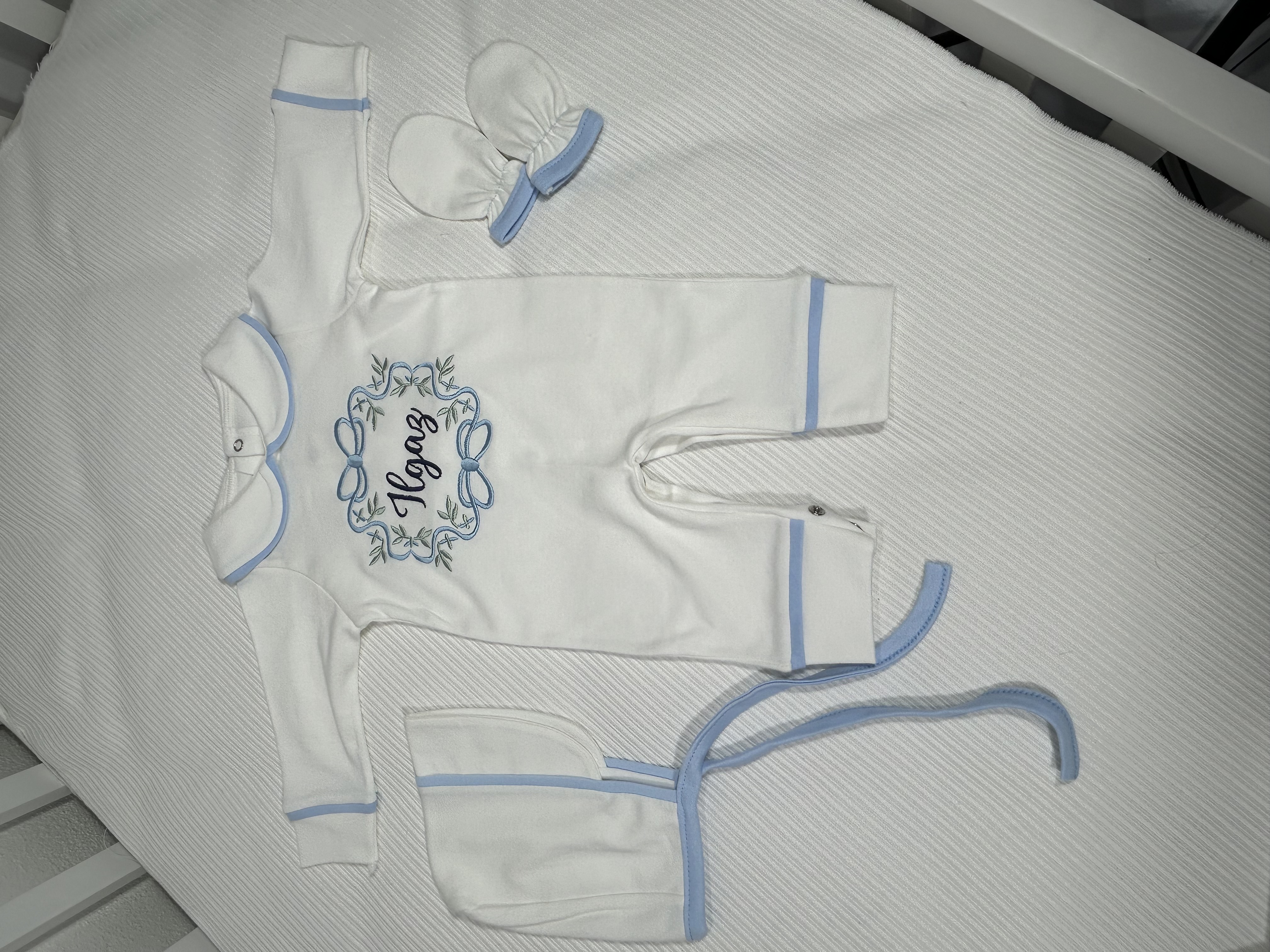 Beyaz - mavi biyeli tulum takım 3