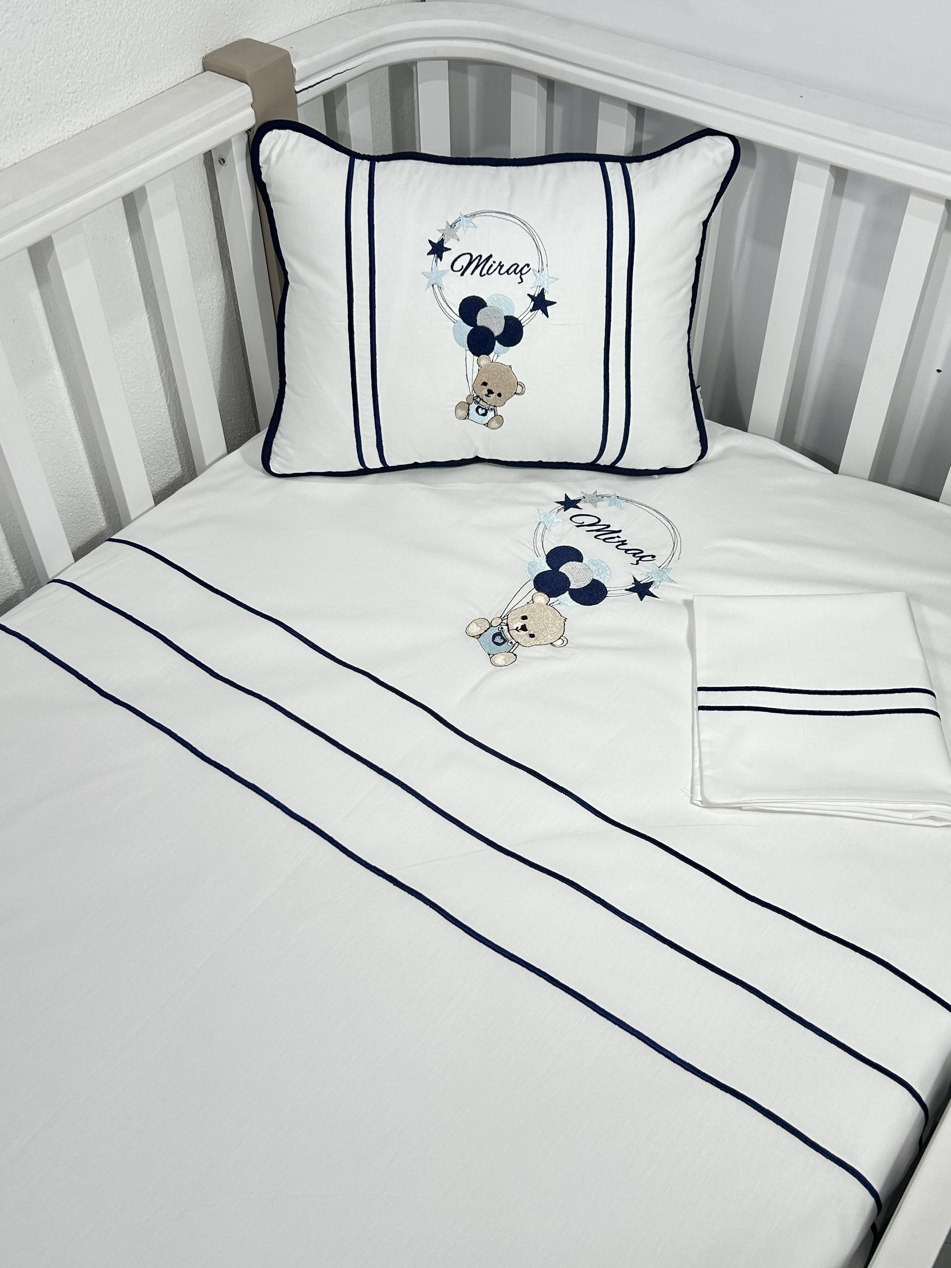 Nevresim takımı 4 parça beyaz ve lacivert poplin 2