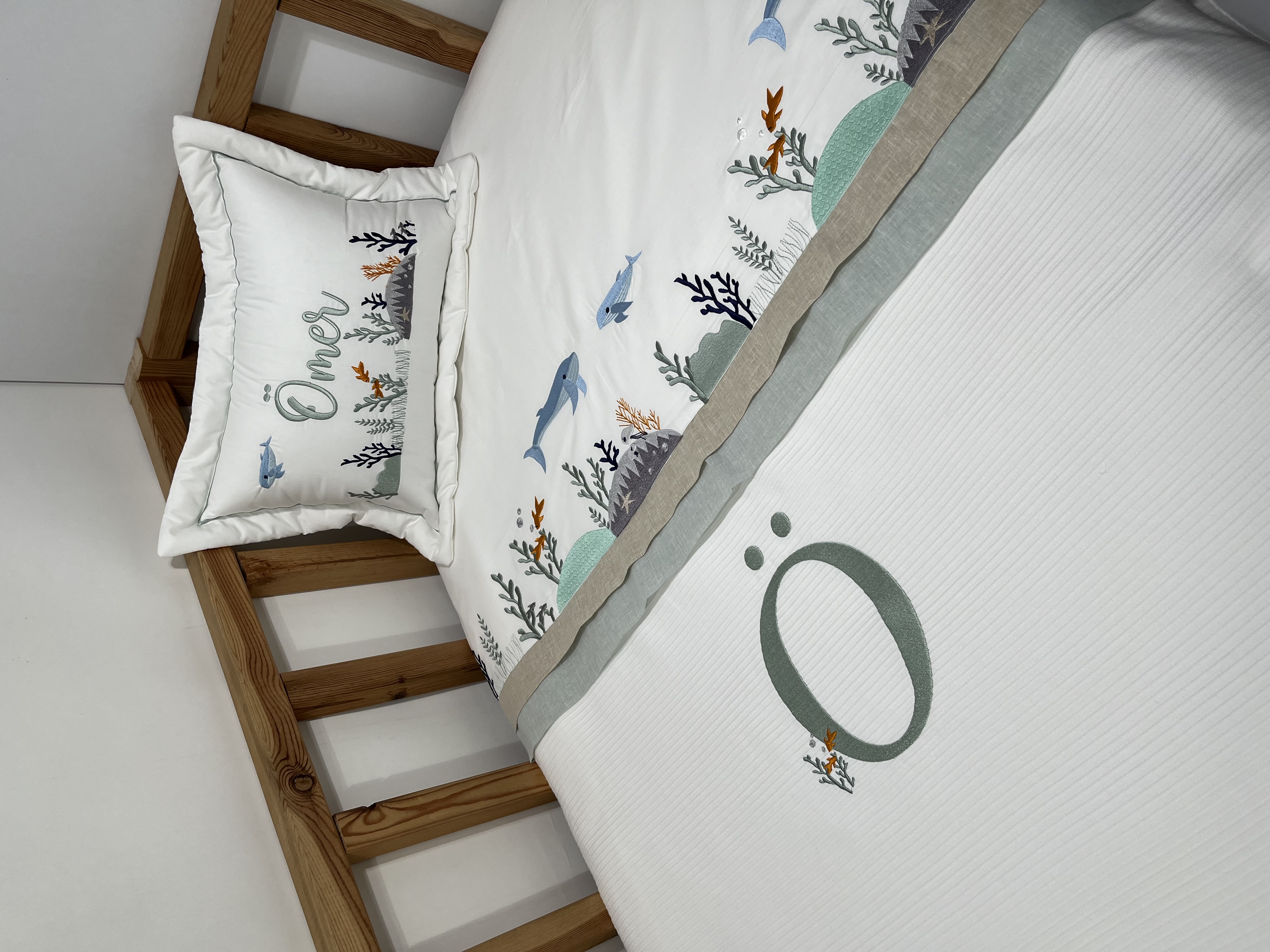 Pike takımı 4 parça beyaz fitilli pike - bej ile yeşik isviçre keteni - beyaz poplin