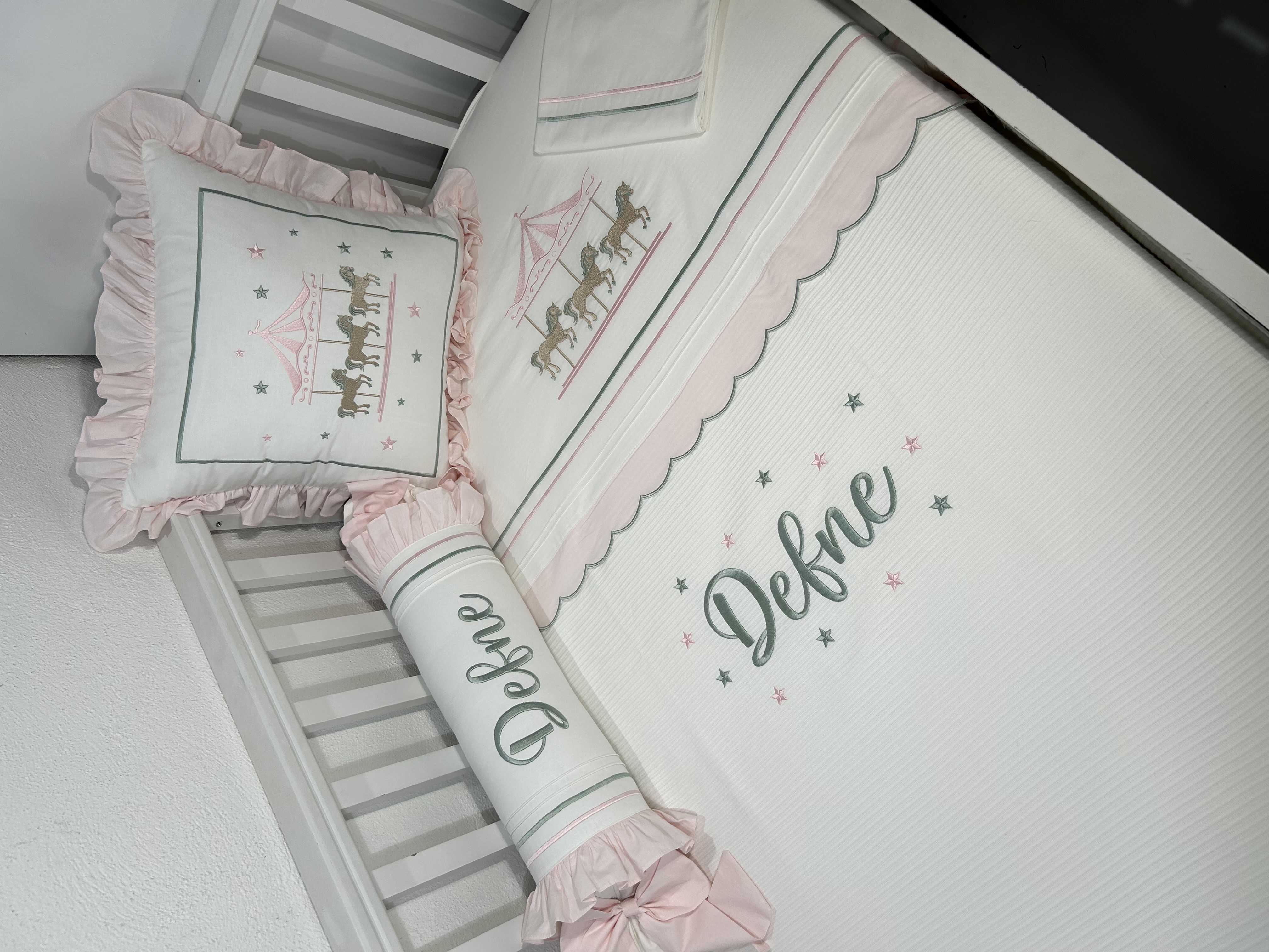 Pike takımı 5 parça beyaz fitilli pike - açık pudra pembe poplin