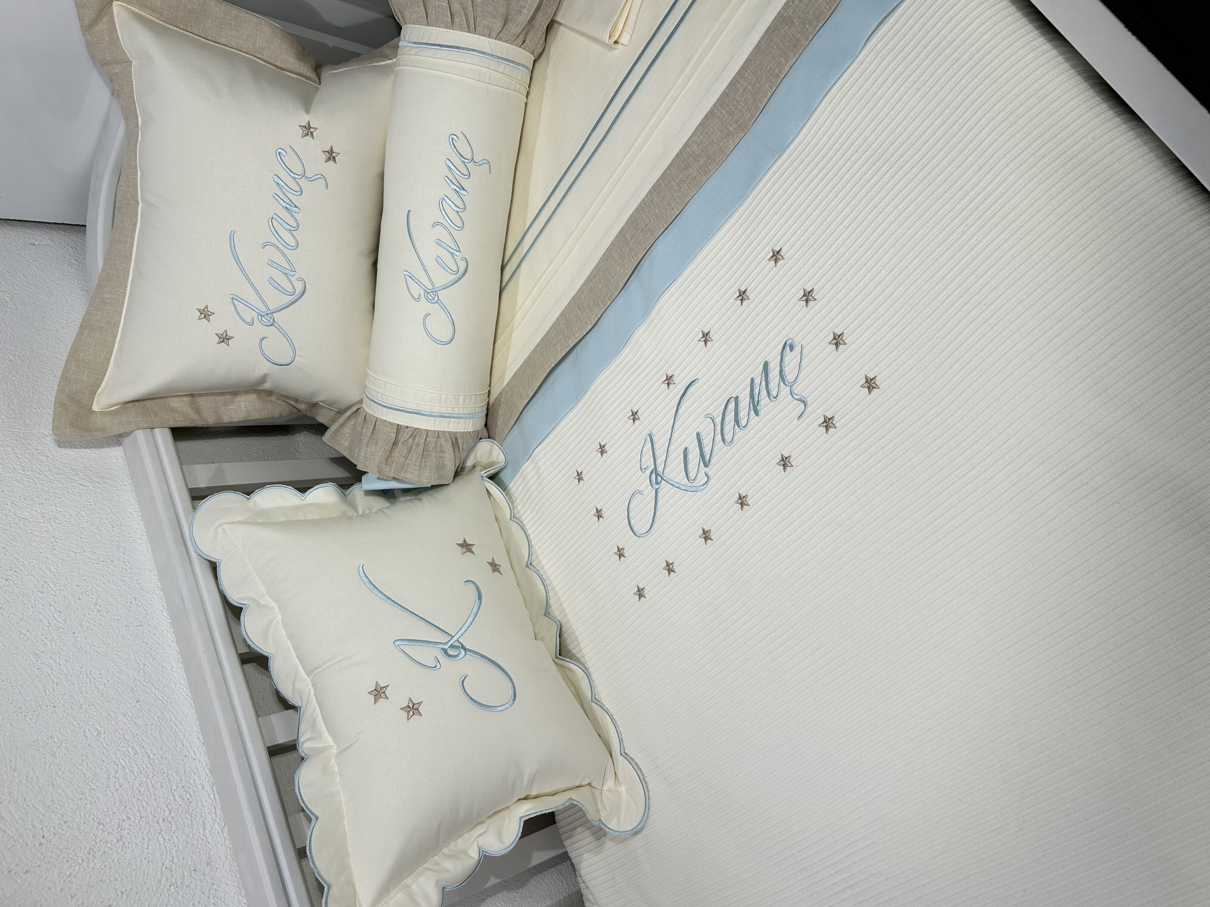 Pike takımı 6 parça krem fitilli pike - bej isviçre keten - bebe mavi poplin