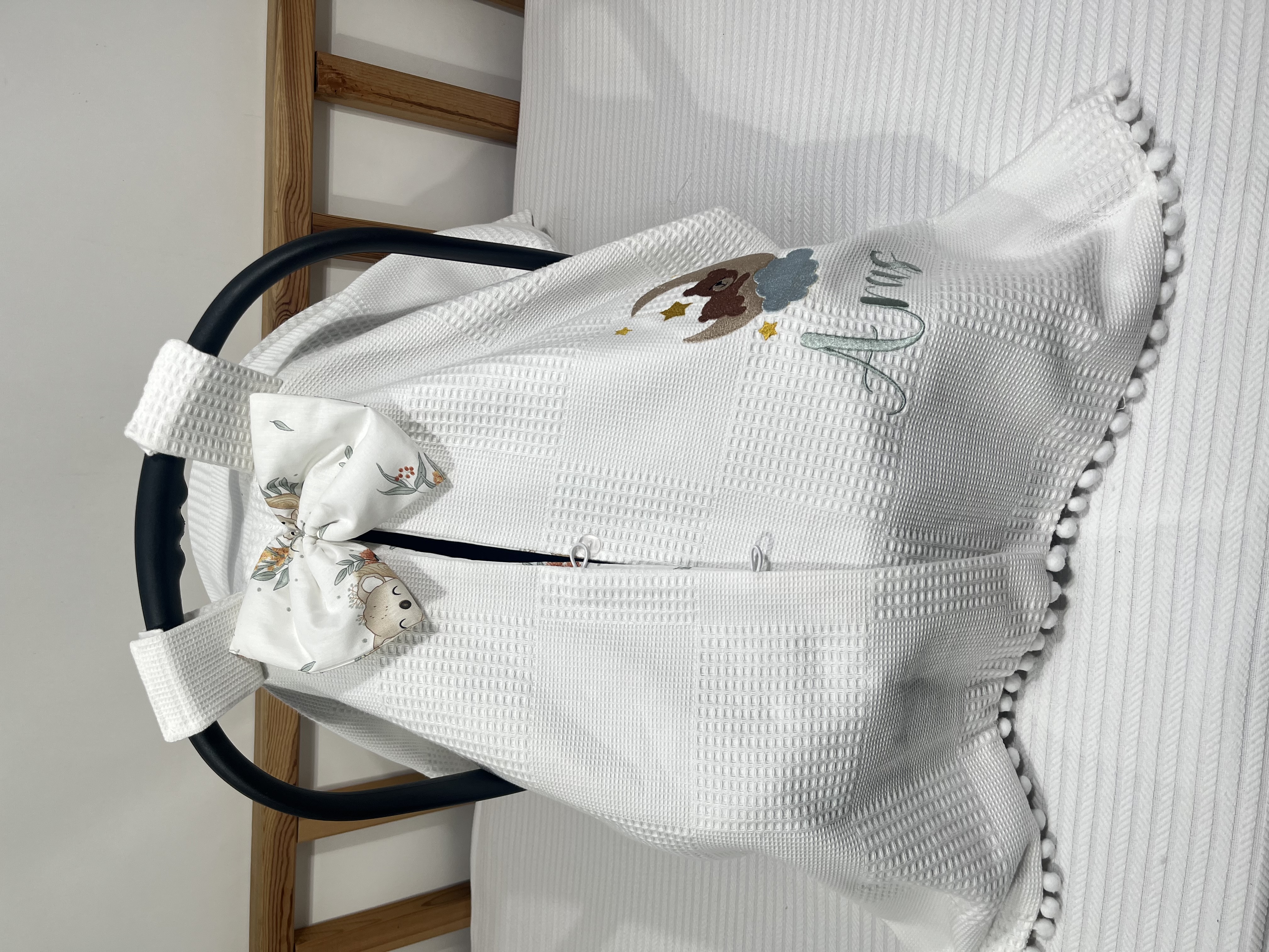 Puset örtüsü beyaz waffle pike - koala desenli poplin