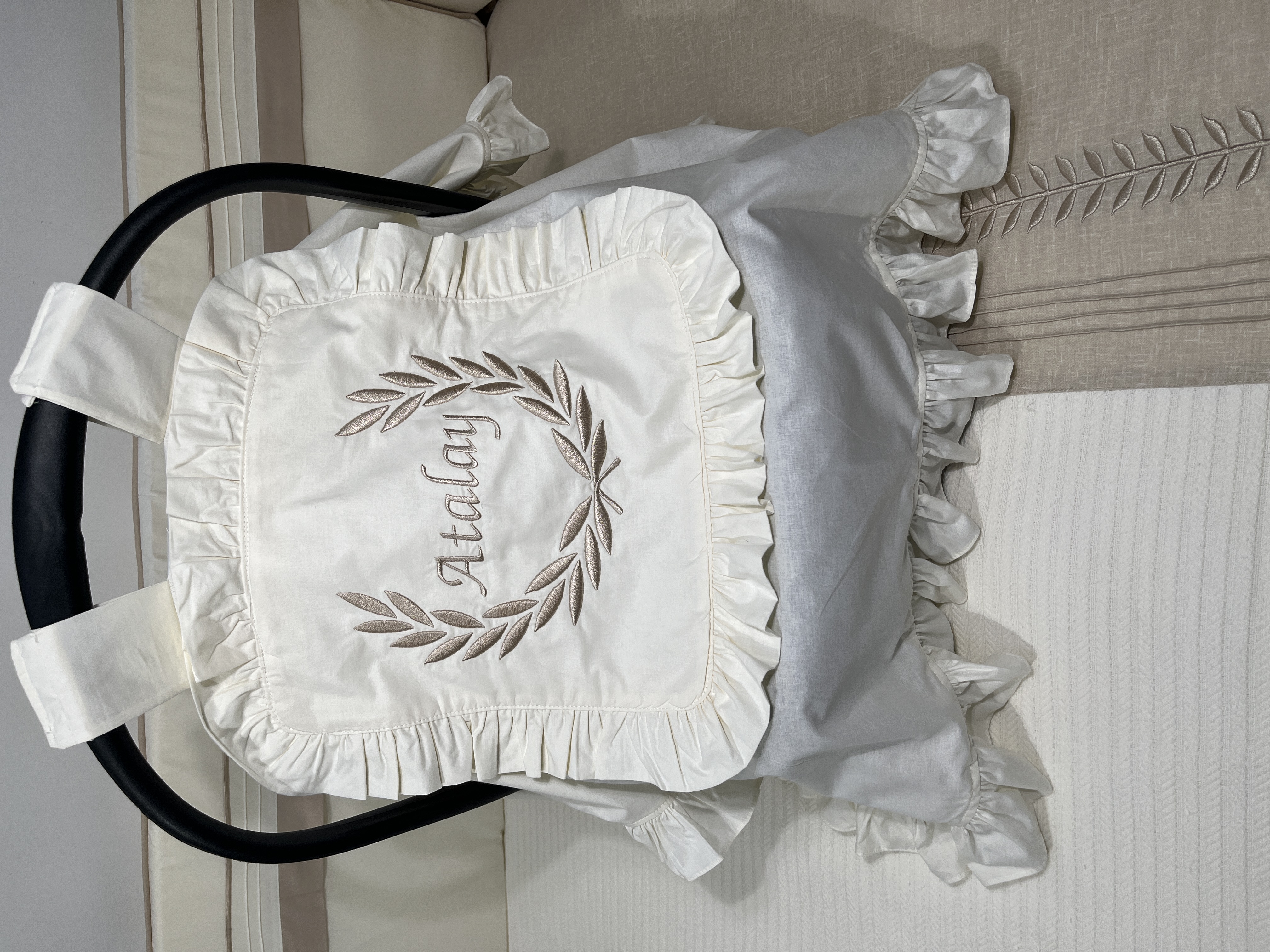 Puset örtüsü kapaklı fırfırlı krem poplin 6