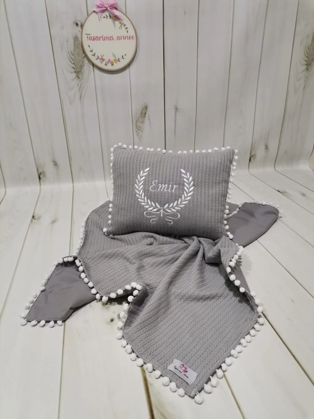 Battaniye ve yastık gri örgü pike - gri poplin