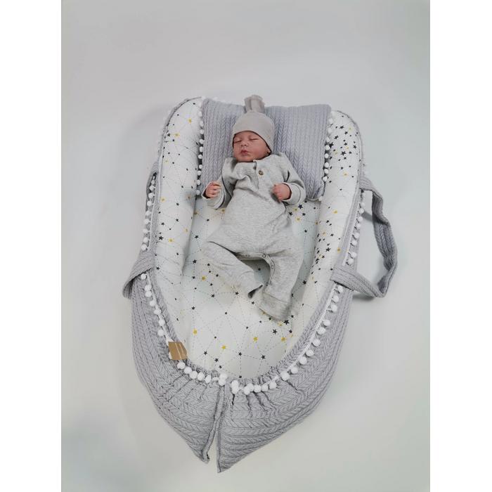 Babynest gri örgü pike - beyaz üstü gri samanyolu yıldızlı poplin