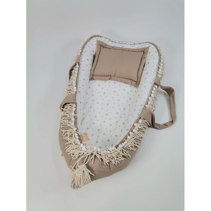 Babynest püsküllü bej örgü pike - beyaz üstü bej yıldızlı