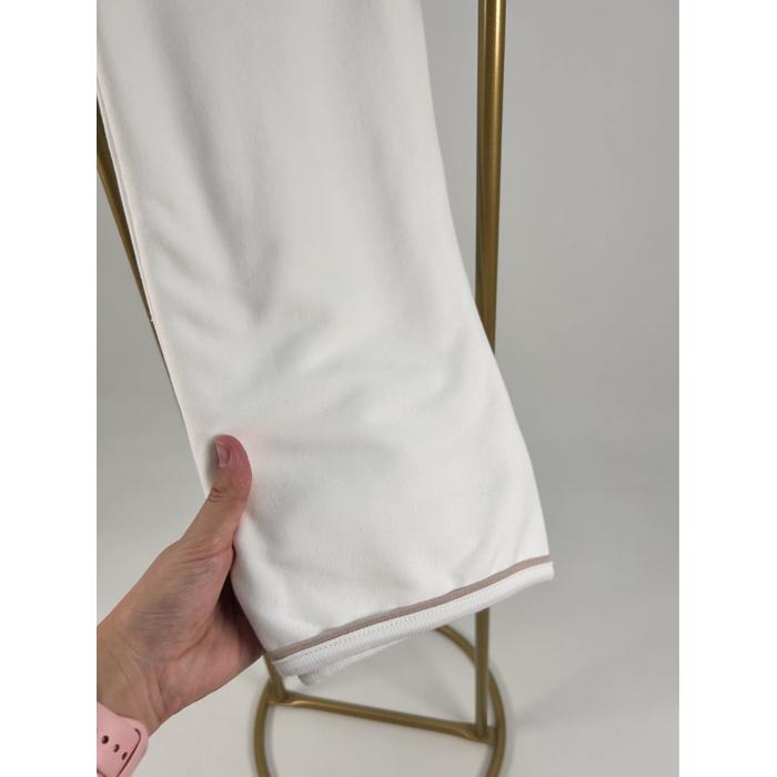 Beyaz - bej biyeli penye battaniye