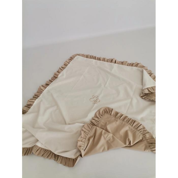 İsim işlemeli fırfırlı battaniye ve yastık 4