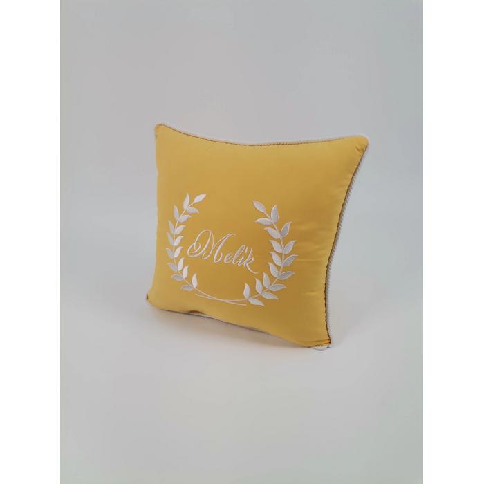 İsim ve defne yaprağı işlemeli fitilli süs yastık 2