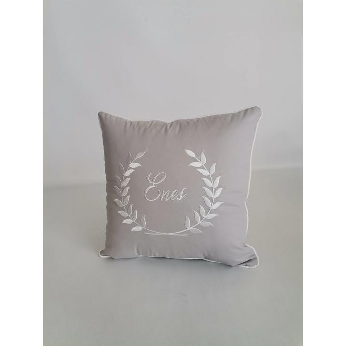 İsim ve defne yaprağı işlemeli fitilli süs yastık