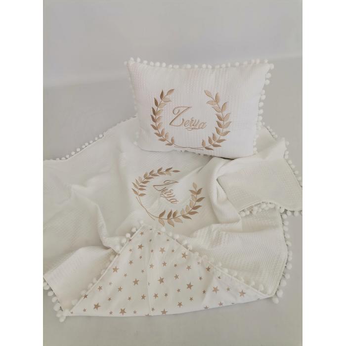 İsim ve nakış işlemeli battaniye ve yastık 