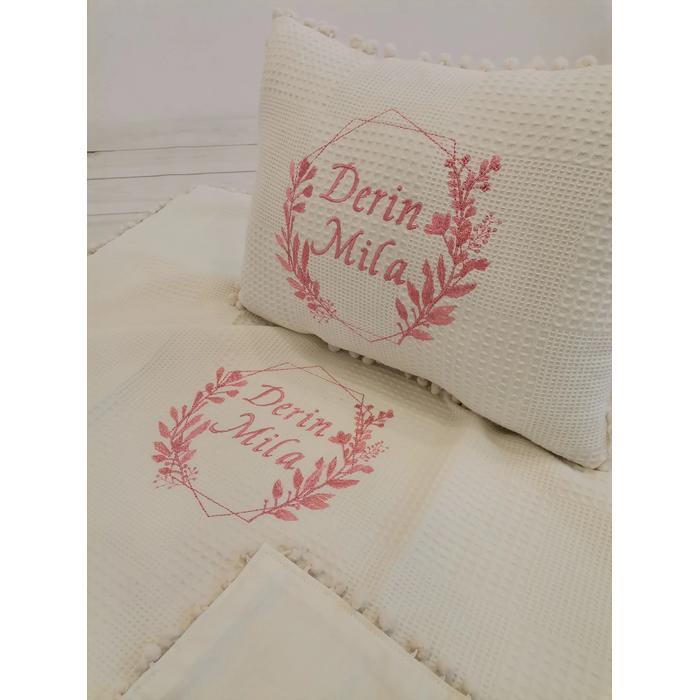 İsim ve nakış işlemeli battaniye ve yastık 12