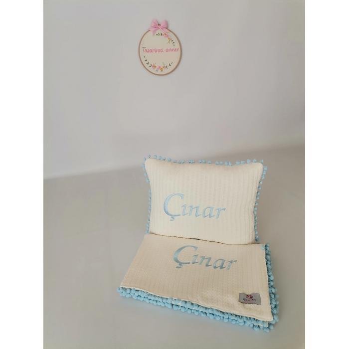 Battaniye ve yastık mavi ponponlu krem örgü pike - krem poplin