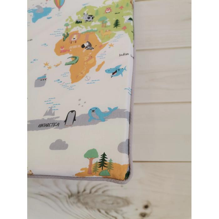 Oyun matı kare  sevimli hayvanlar dünya haritalı sarı biyeli