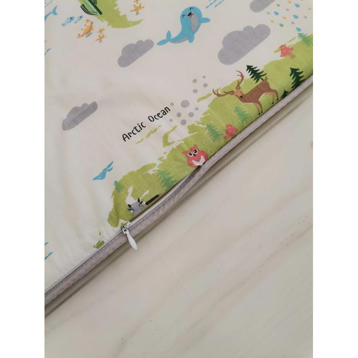 Oyun matı kare  sevimli hayvanlar dünya haritalı sarı biyeli