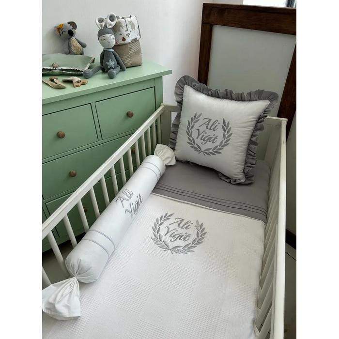 Pike takımı 5 parça nakış işlemeli beyaz waffle pike - gri poplin