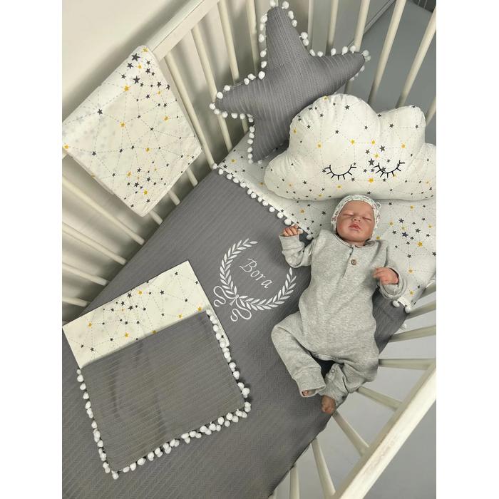 Pike takımı 6 parça isim ve desen işlemeli gri örgü pike - gri samanyolu yıldızlı poplin 