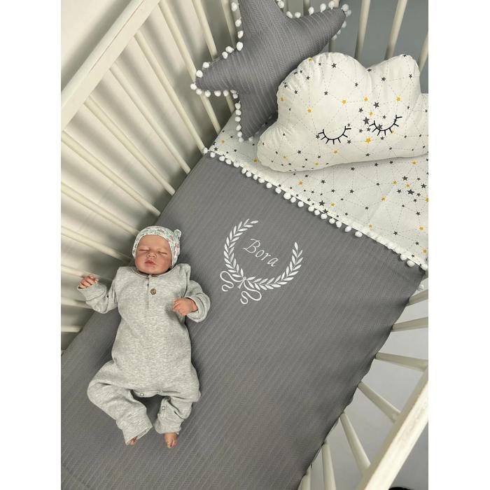 Pike takımı 6 parça isim ve desen işlemeli gri örgü pike - gri samanyolu yıldızlı poplin 