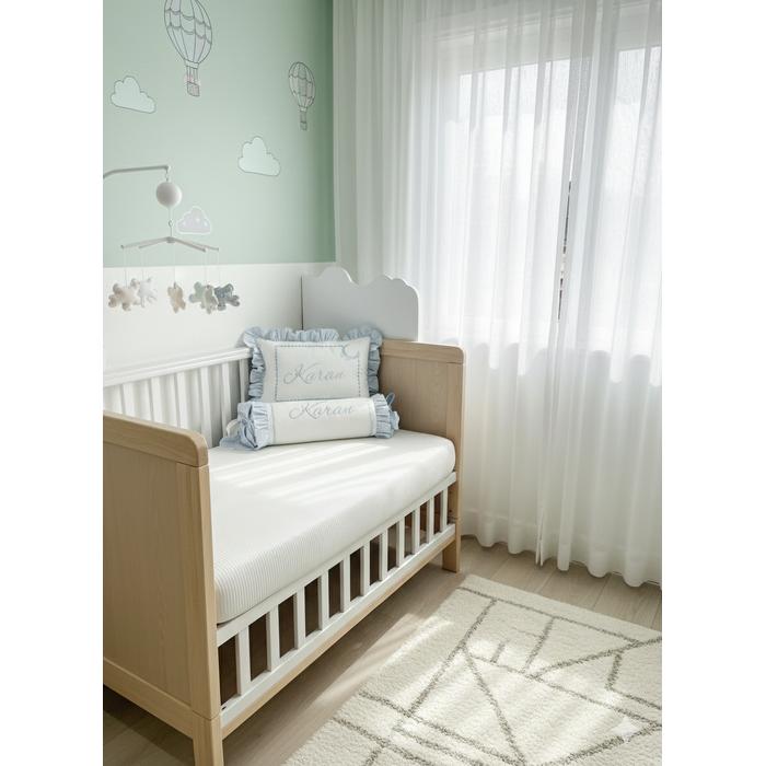 İsim işlemeli fırfırlı dikdörtgen ve şeker yastık 7