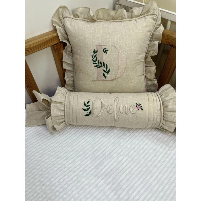 İsim işlemeli pileli kare ve şeker yastık 5